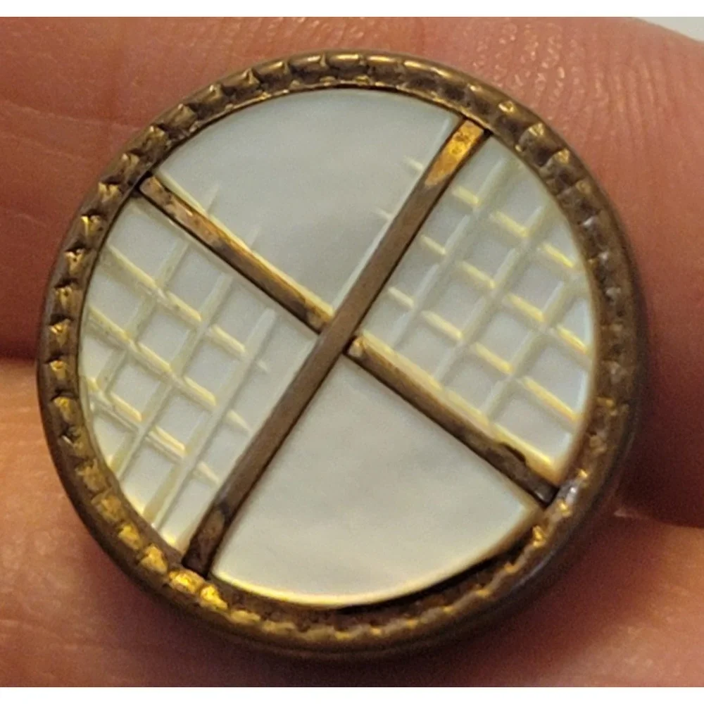 Vtg Est. Pair of Cufflinks Mother of Pearl & Metal Criss Cross Classic Jewelry‎